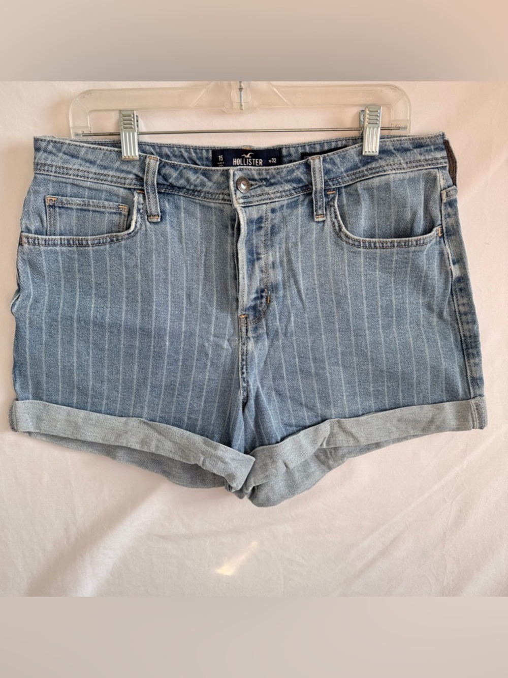 Hollister Light Blue Pinstripe Rolled-Hem Ultra High Mom Denim Shorts - Sz w32
